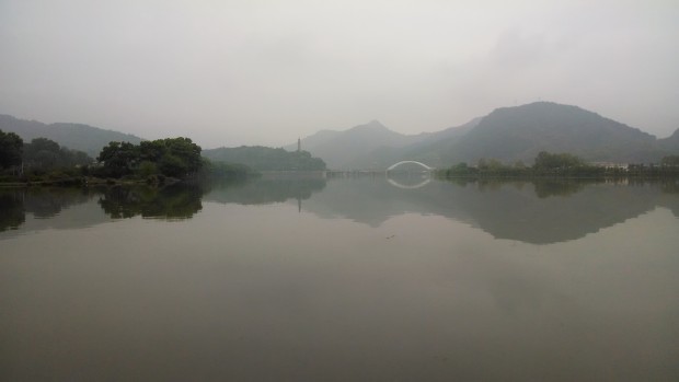 雾中的夏河塔
