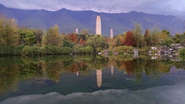 大理崇圣寺三塔和大理古城