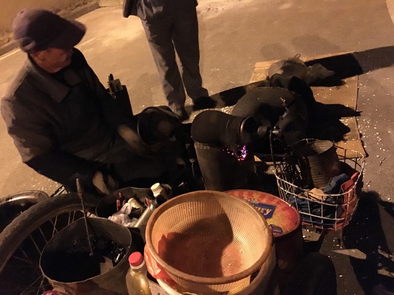 冬季·童年记忆·米花糖·爆米花·老人·社会·夜晚