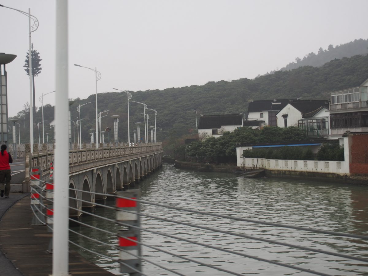 爬东山 偷橘子