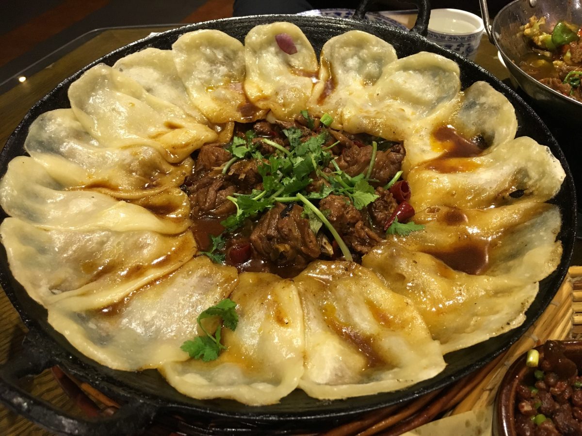 地锅鸡，份量特别大