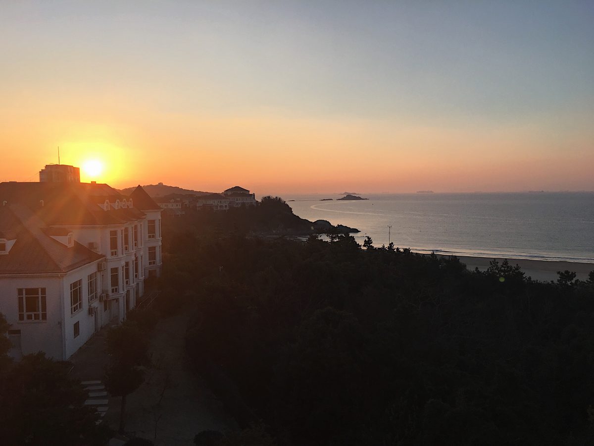 海边日出