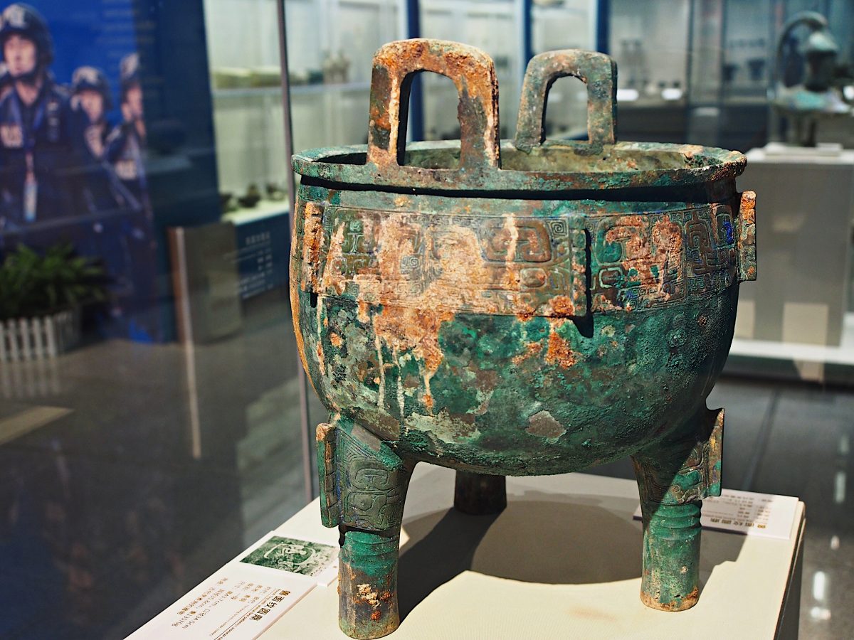 商代兽面纹圆鼎