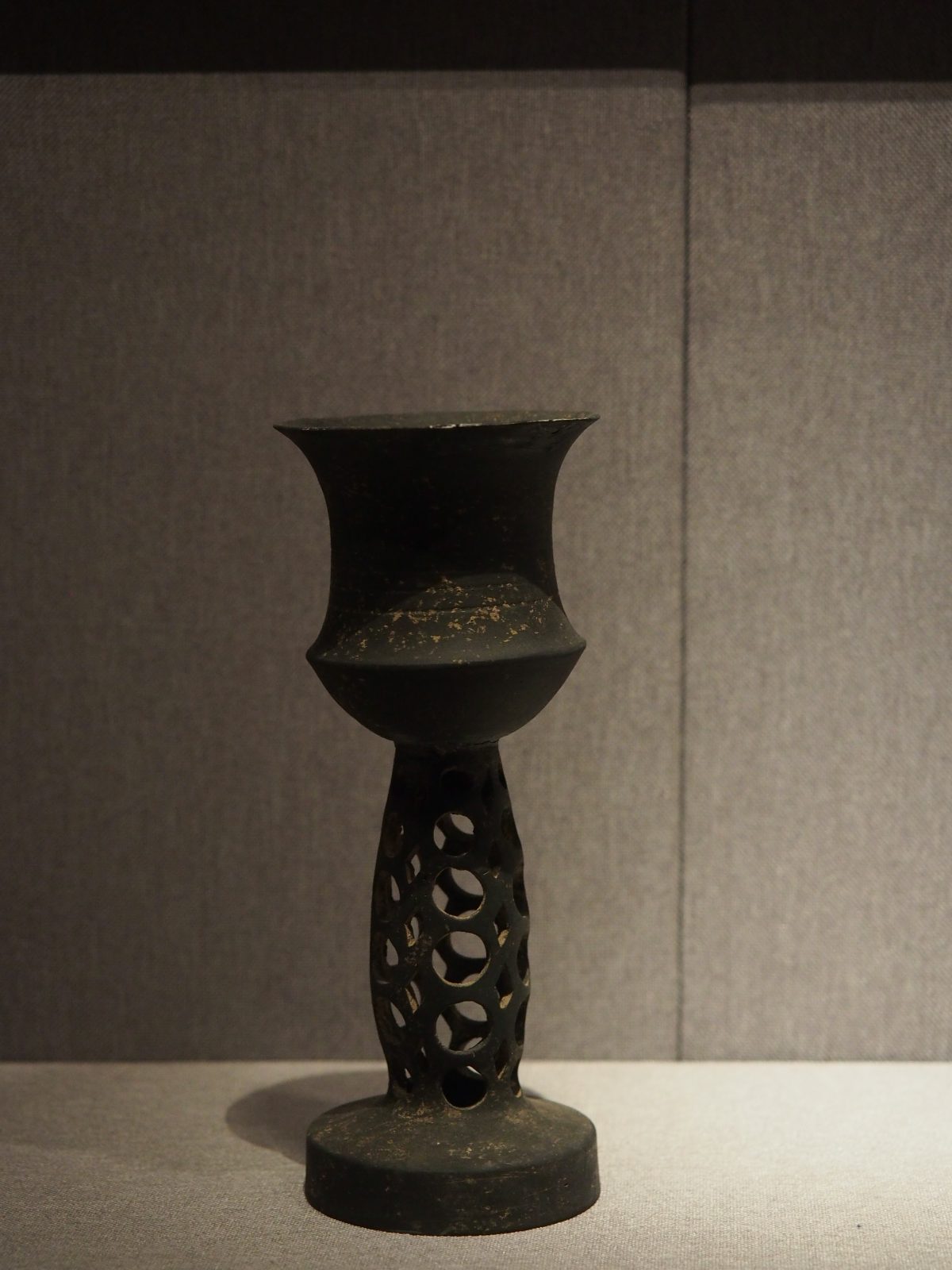 薄胎高柄杯