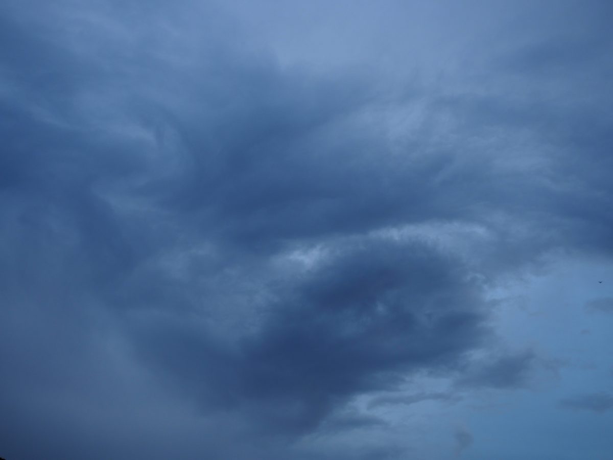 江苏·夏天·梅雨季节·阴云