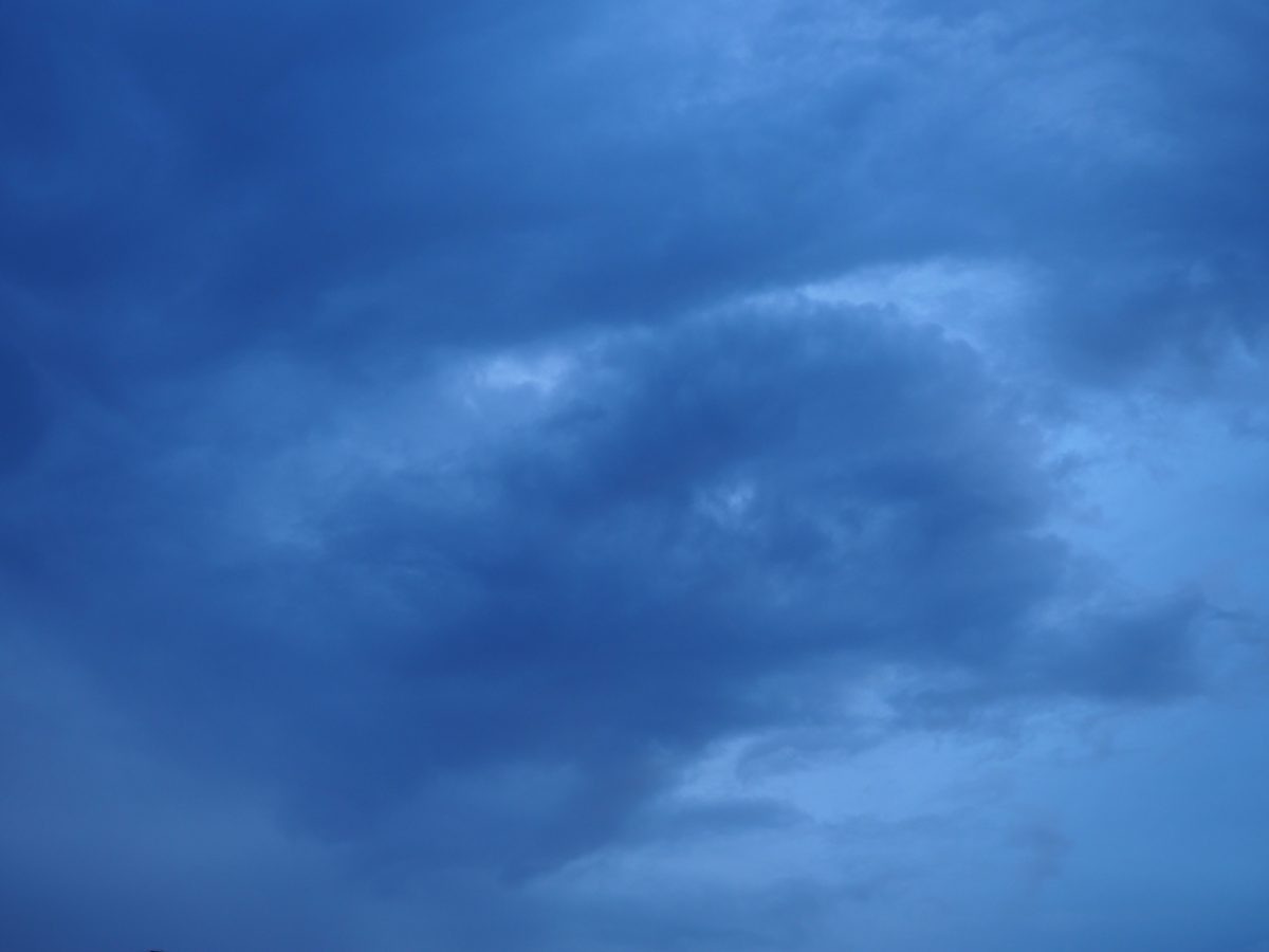 江苏·夏天·梅雨季节·傍晚·阴云