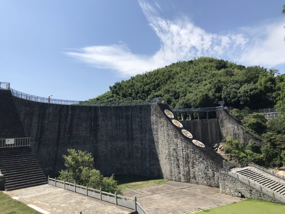 平桥石坝